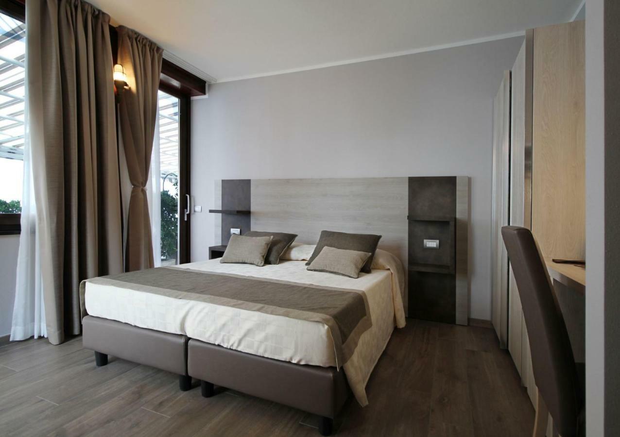 Asseu Hotel Sestri Levante Bagian luar foto