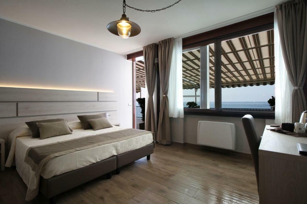Asseu Hotel Sestri Levante Bagian luar foto